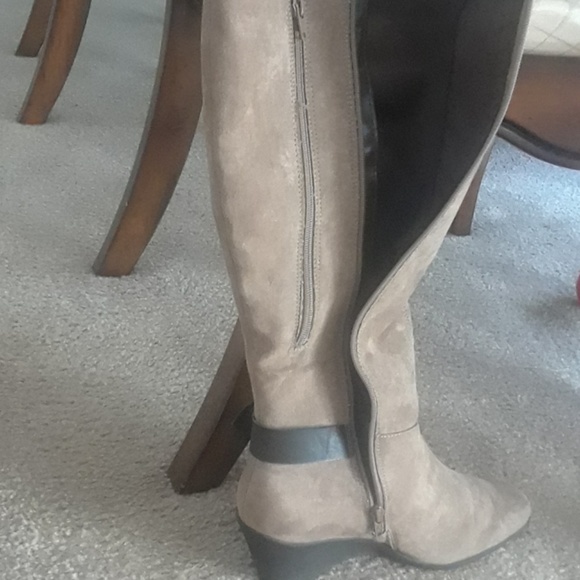 Aerosole Women's Riding Style Boots - Picture 8 of 8